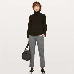 EUC Lululemon On the Move Pant Heathered Core Dark Grey Size 6